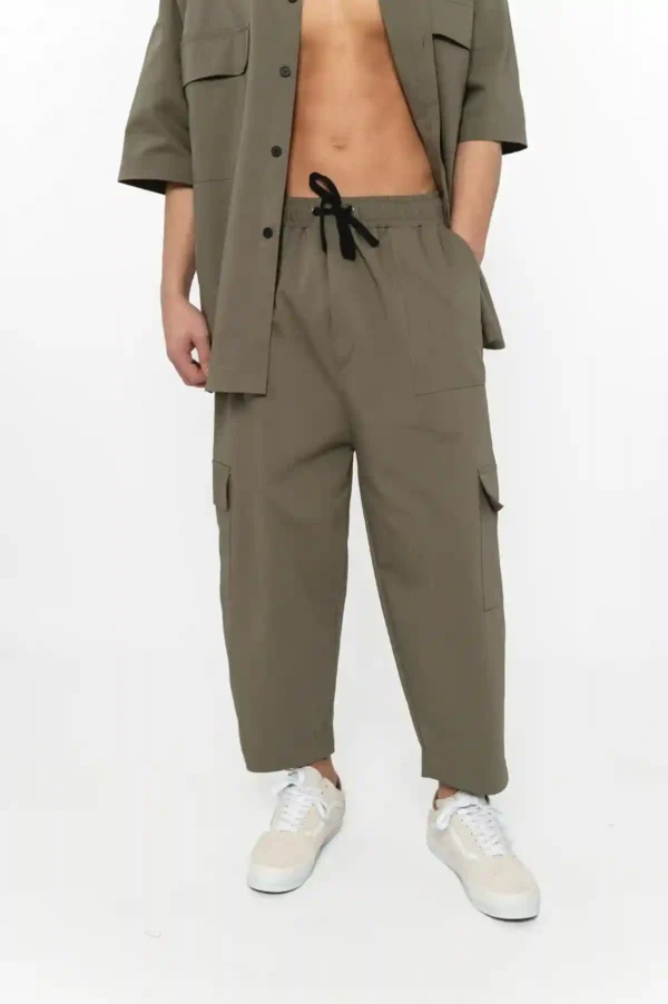 Devoted Cargo Pant in Khaki - Image 2