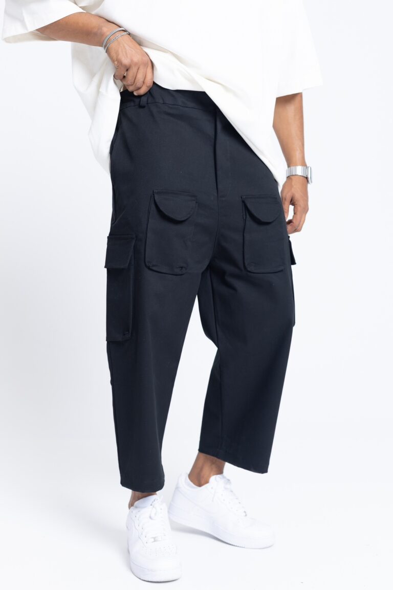 Devoted Cropped Pants with Pockets Black